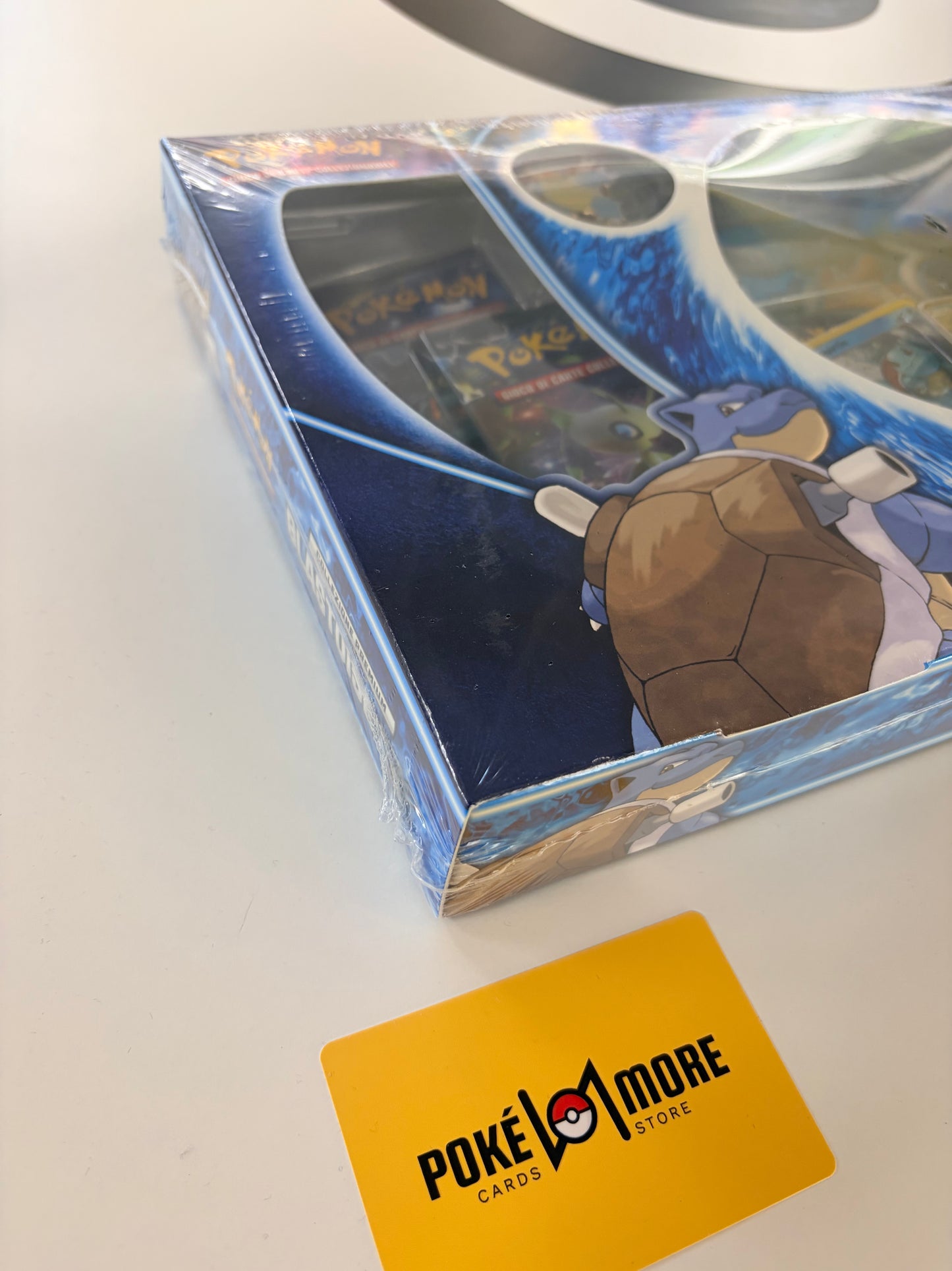 MEGA CHARIZARD Y COLLECTIBLE TIN (EN)